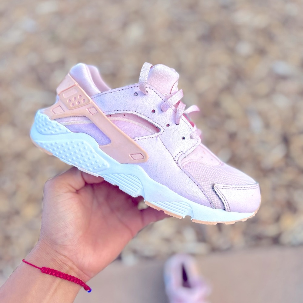 Nike huaraches size 3Y